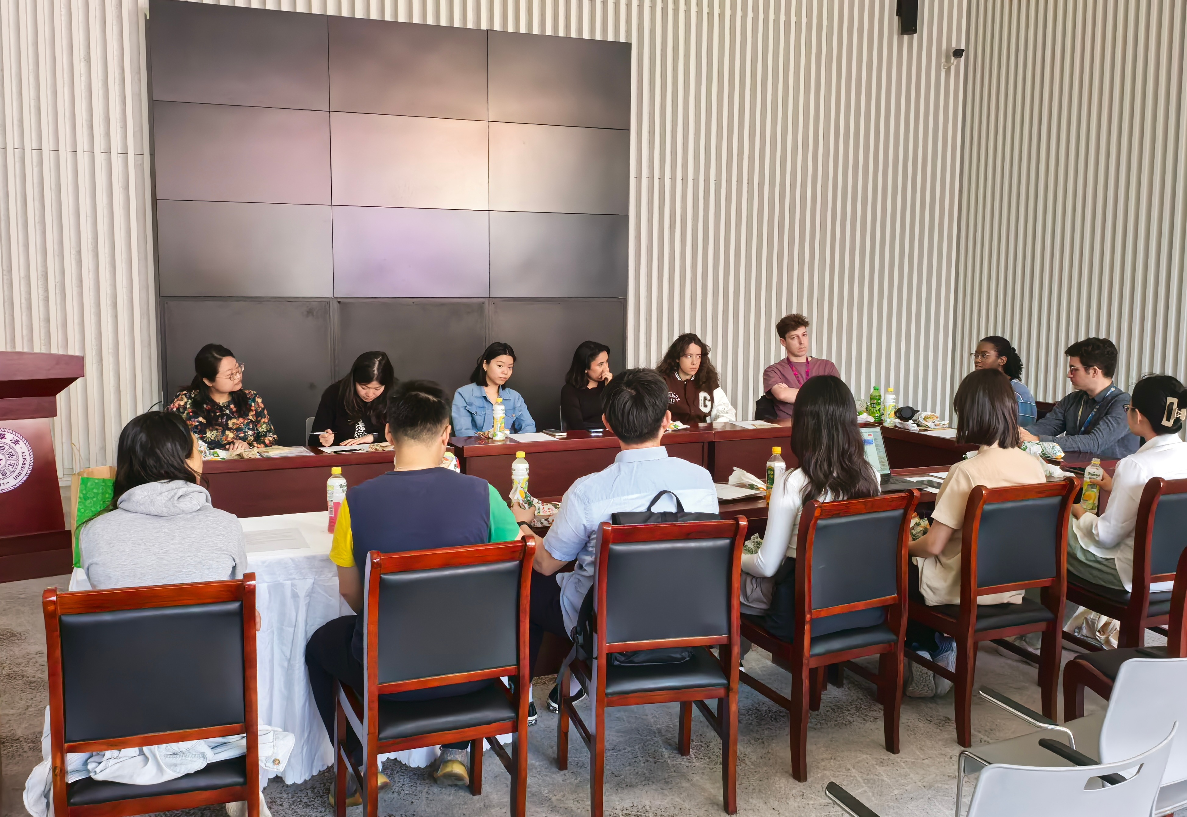 20250321-學(xué)生職業(yè)發(fā)展指導(dǎo)中心舉辦國(guó)際學(xué)生專場(chǎng)求職午餐會(huì)-職業(yè)發(fā)展中心-求職午餐會(huì)現(xiàn)場(chǎng).jpg