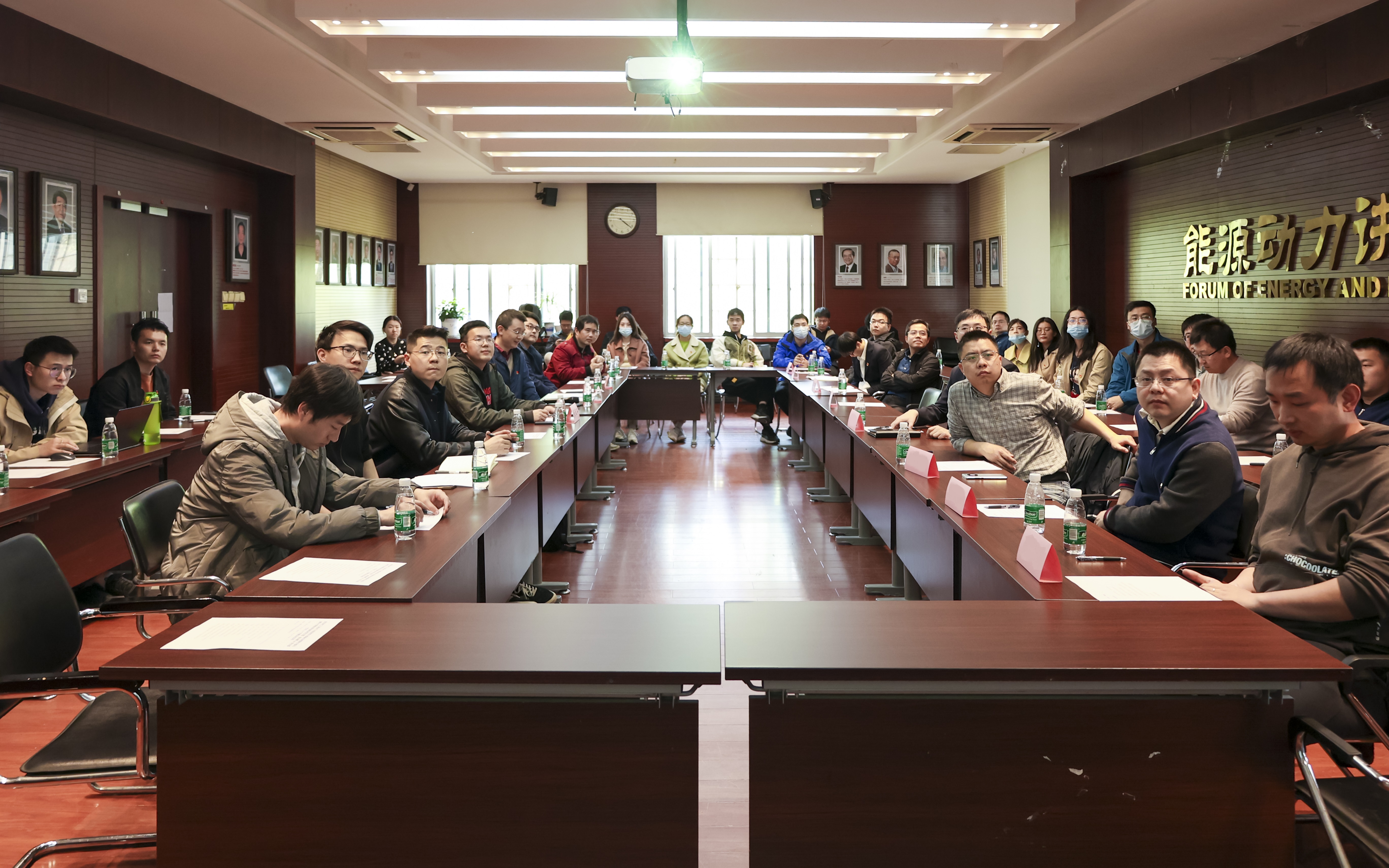 20230408-新聞稿-航天科工三院水下總體部黨支部與清華大學(xué)能動系流機(jī)所黨支部、能動博201黨支部“紅色1 1 1”共建活動-郭慧娜-圖3-會議現(xiàn)場.jpg