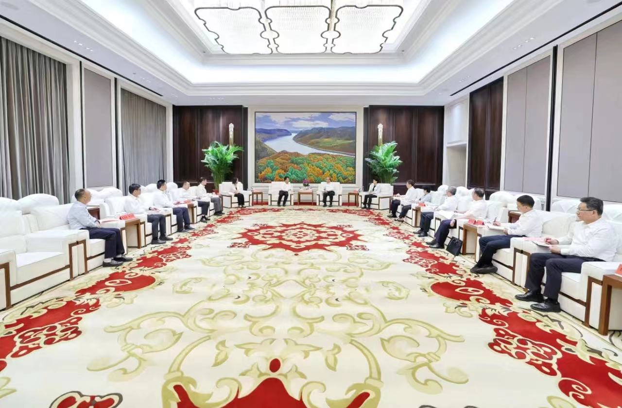 20230824-校長王希勤赴黑龍江推動省校合作-供圖-會見黑龍江省委書記.jpg