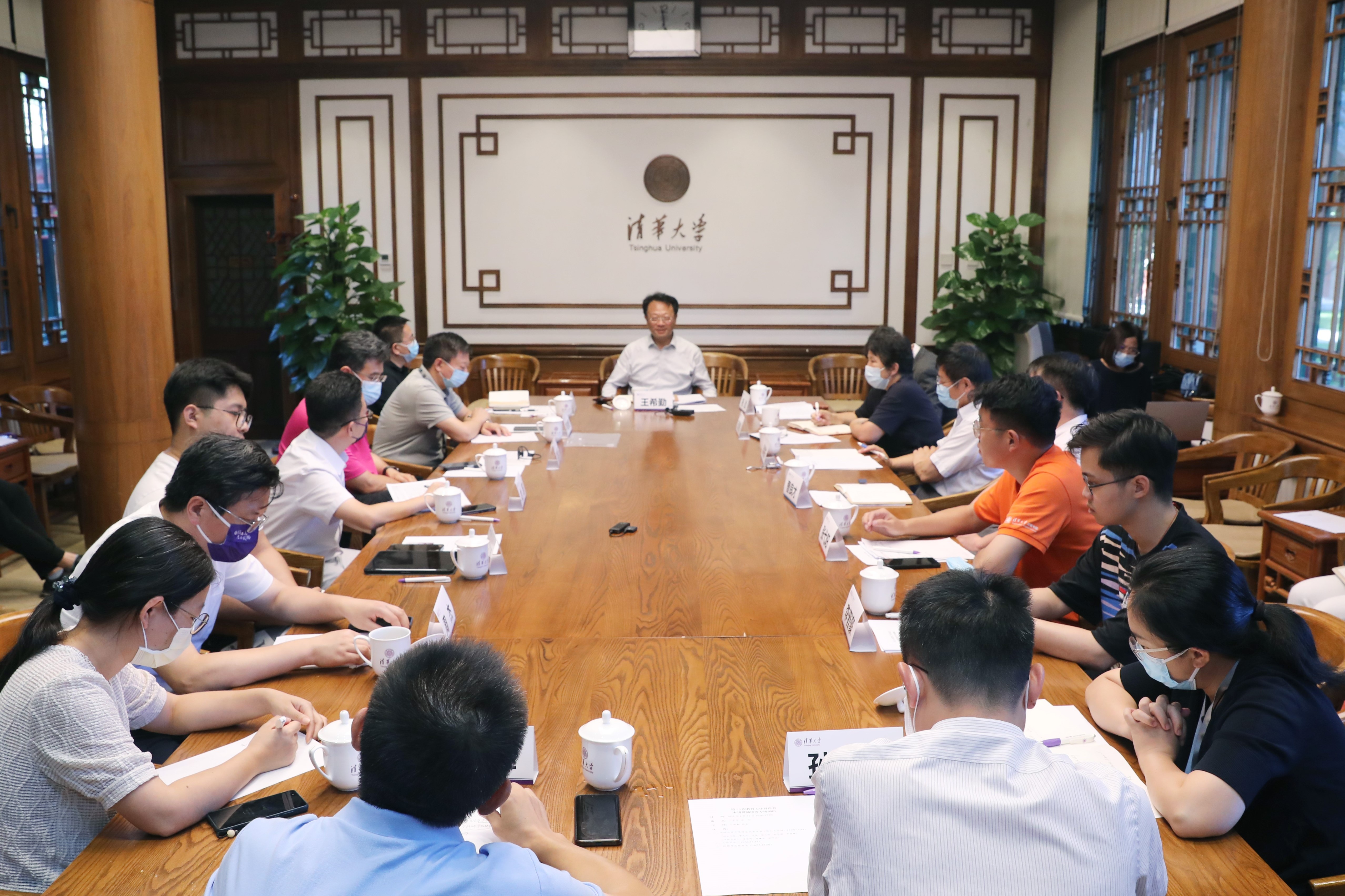 20220831-王希勤主持召開第26次教育工作討論會本博貫通培養(yǎng)專場調(diào)研會-石加?xùn)|-現(xiàn)場交流.jpg