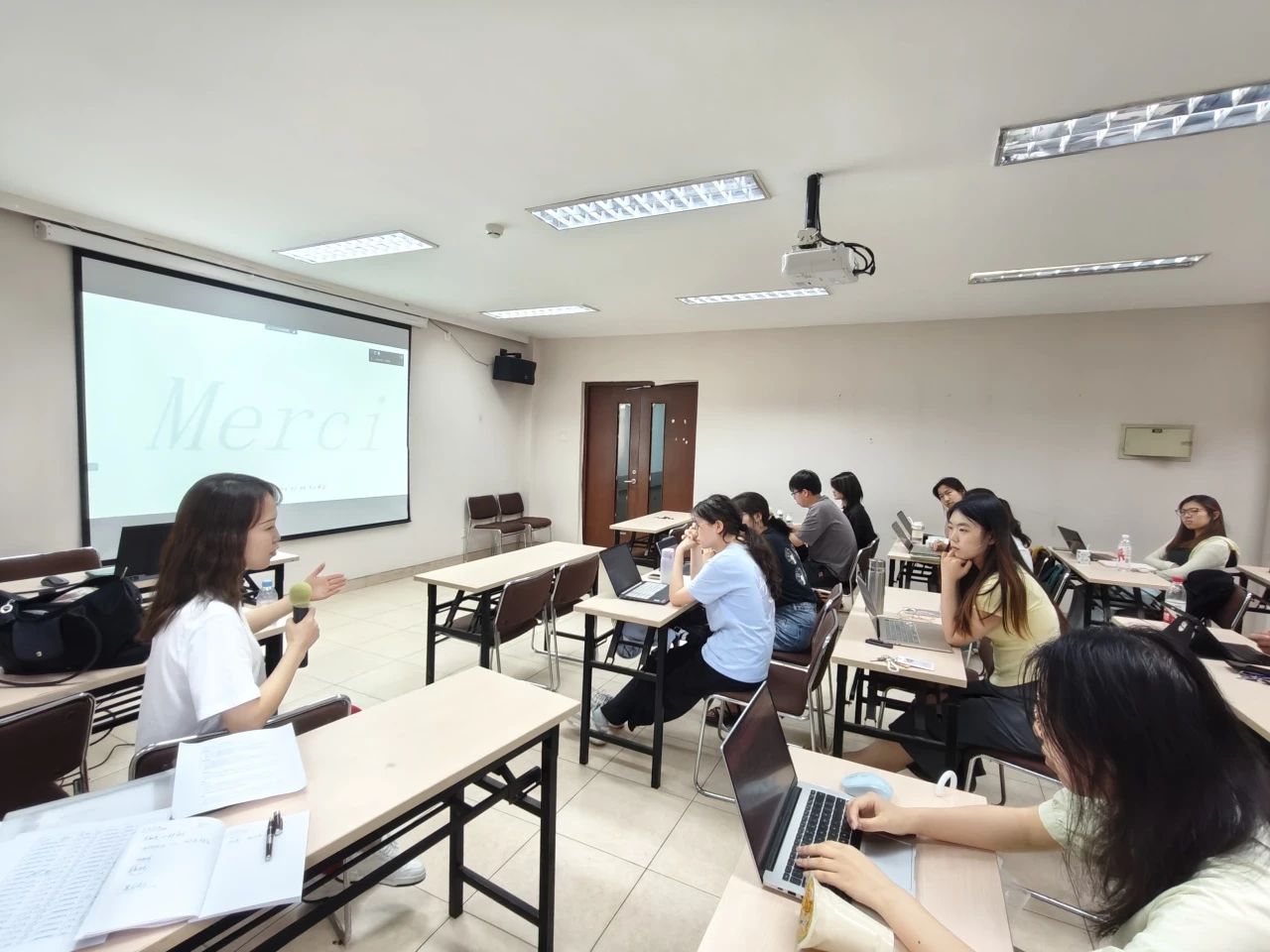 20240719-社科學(xué)系小學(xué)期-社科-課堂.jpg