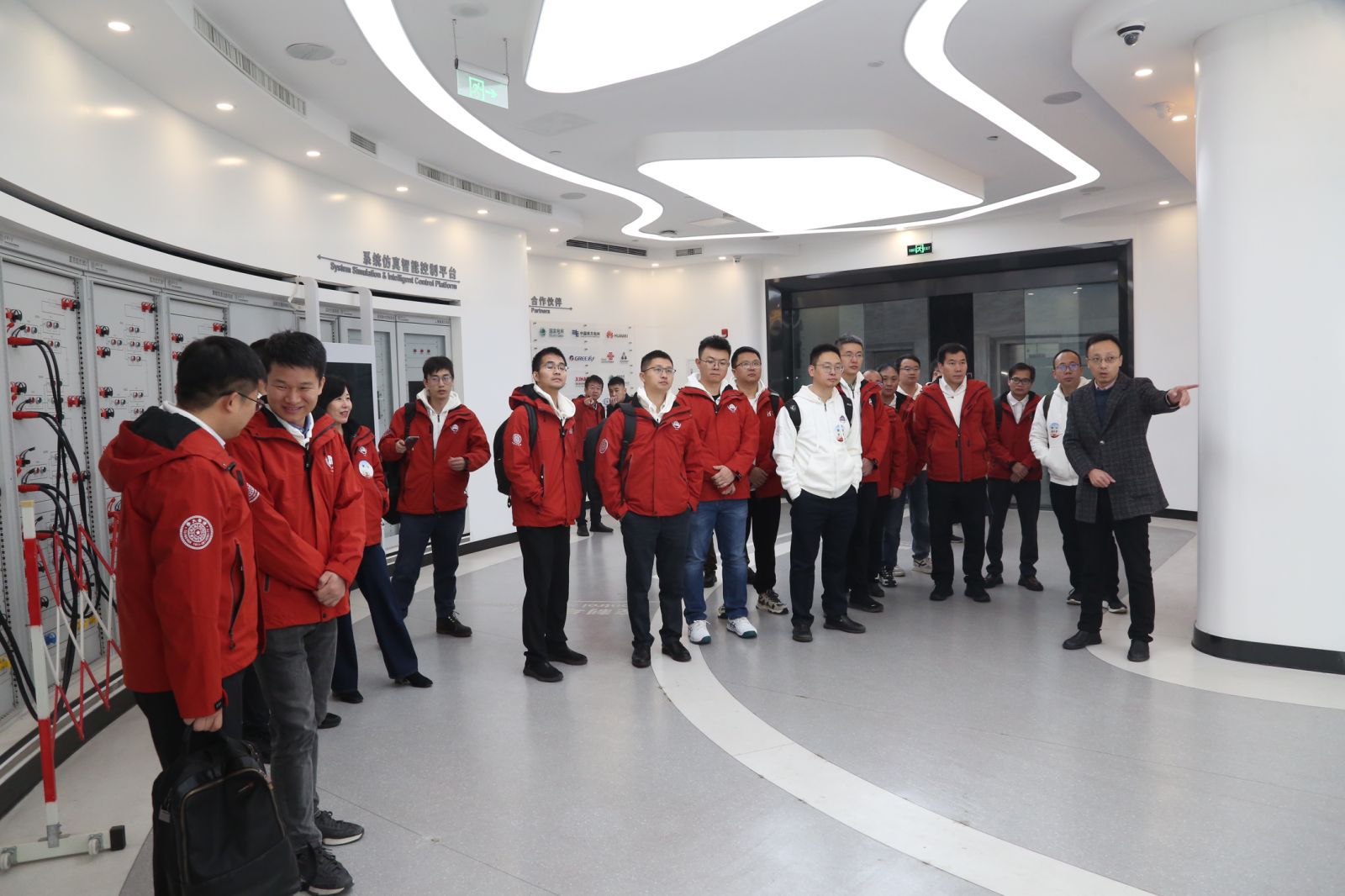 20241130-清華大學(xué)創(chuàng)新領(lǐng)軍工程博士西南地區(qū)項(xiàng)目2024級(jí)新生基地見(jiàn)面會(huì)-會(huì)務(wù)公司-參觀研究院實(shí)驗(yàn)室.jpg