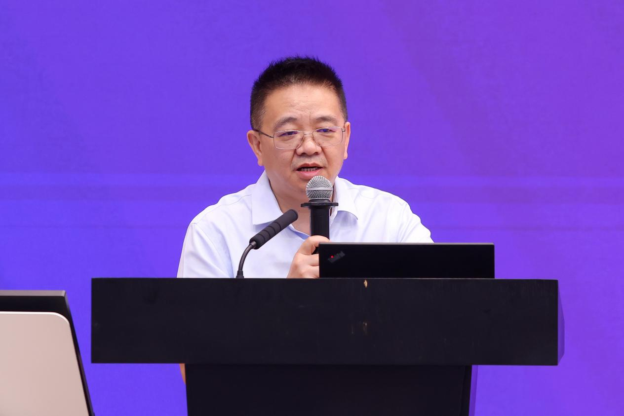 20230915-清華大學(xué)召開2023-2024學(xué)年度秋季學(xué)期全校教學(xué)工作會(huì)議-彭剛-楊艷賓.png