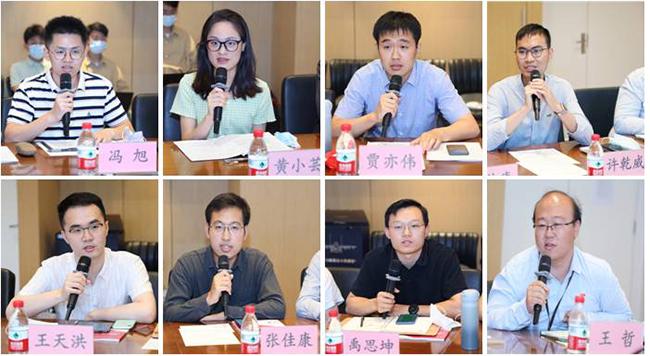 畢業(yè)生代表發(fā)言圖片.jpg 畢業(yè)生代表發(fā)言圖片.jpg