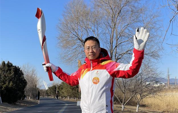 20220206-傳遞冬奧火炬-火炬手-陳曉華_副本.jpg