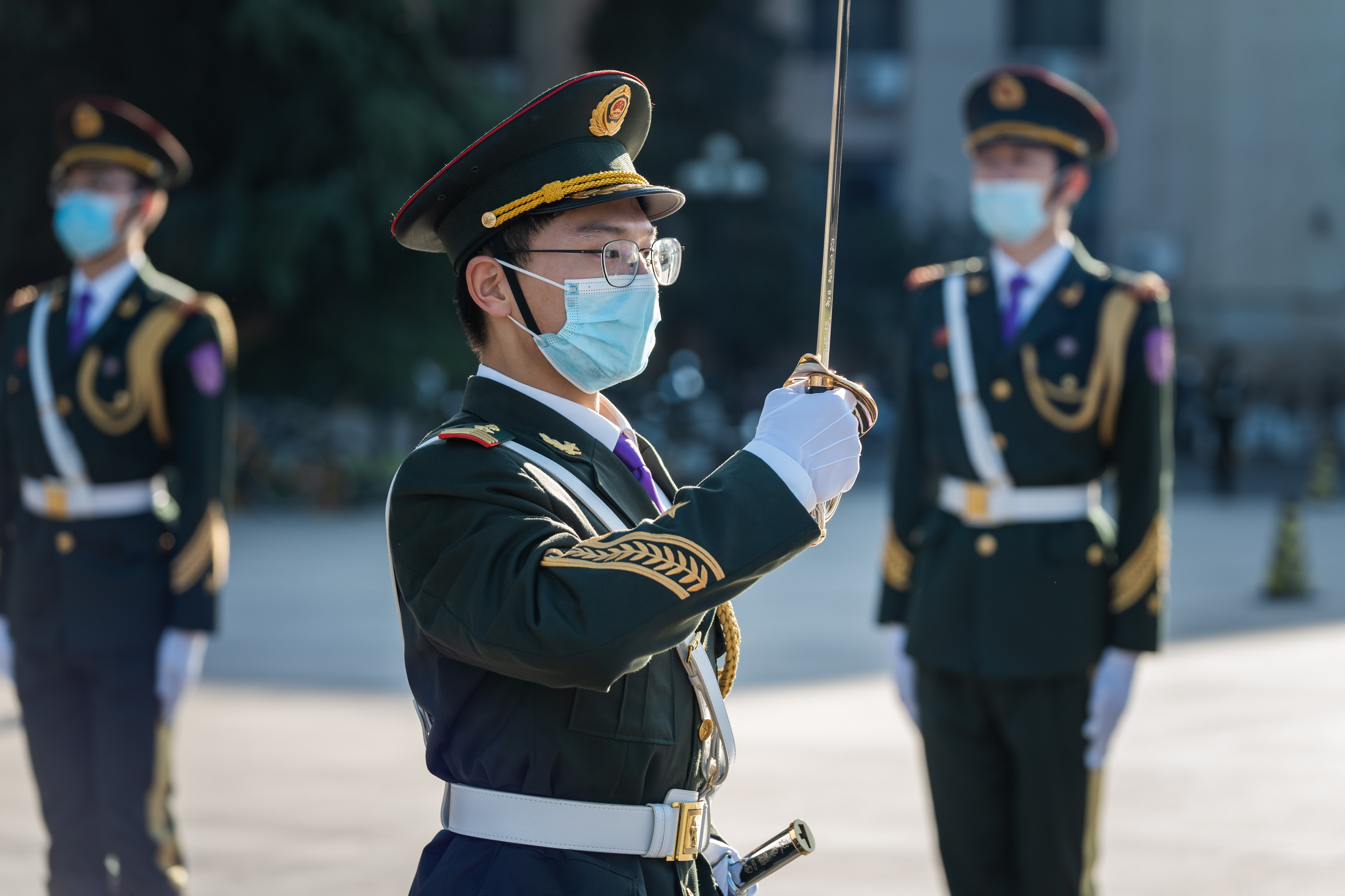 20220606-國旗儀仗隊抗疫期間堅守崗位-李派、張曉峪、傅渝-升旗儀式18.jpg