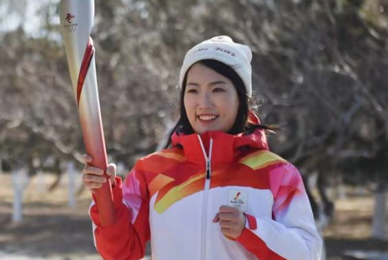 20220206-傳遞冬奧火炬-火炬手-井馨璇_副本.jpg