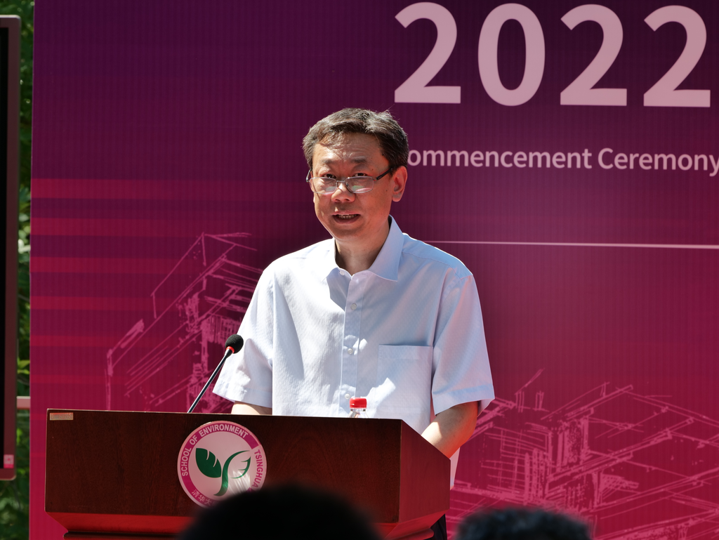 20220624-環(huán)境學(xué)院舉行2022年畢業(yè)典禮-王順-劉毅總結(jié)致辭.png