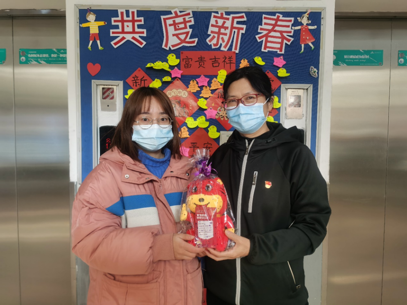 20220426-伍香芝-無-與學(xué)生共度新春.png