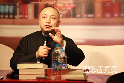 丁武將講述自身經(jīng)歷解讀微觀??維與宏觀思維 楊俊華攝 副本.jpg