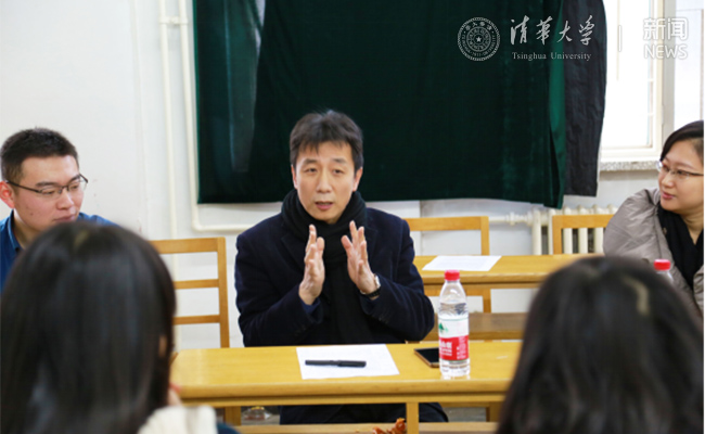 莊惟敏與學(xué)生分享文化自信.jpg