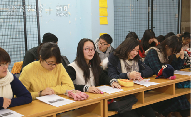 同學(xué)們暢談青年責(zé)任感.jpg